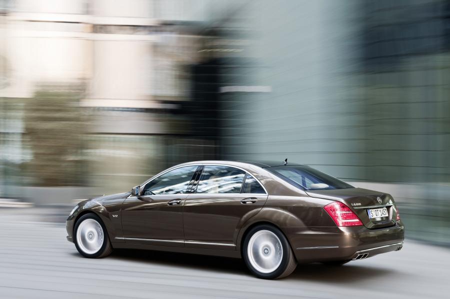  Mercedes-Benz S-Class 2010 года  (фото 17 из 27)